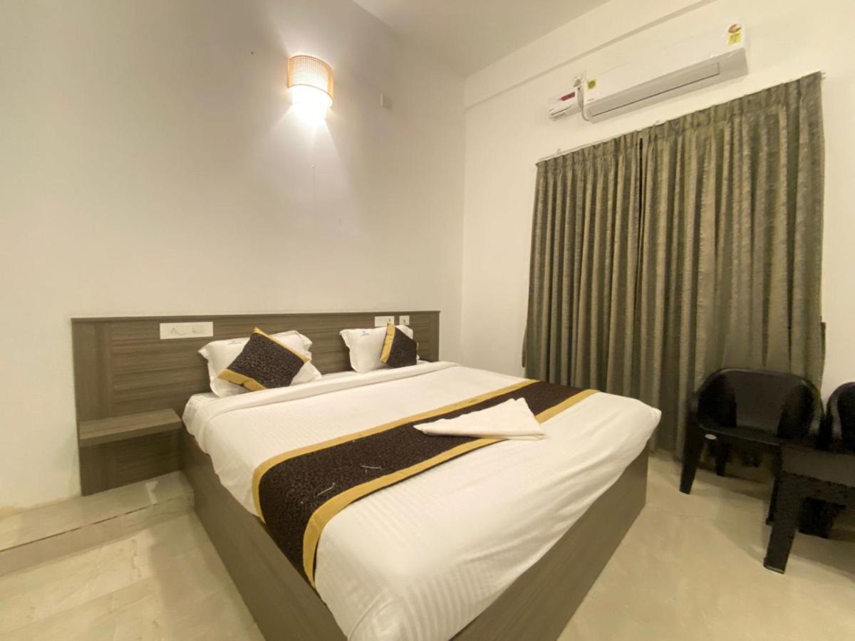 Le Poshe Beachview - Tie Hotels & Resorts Пондичери Екстериор снимка