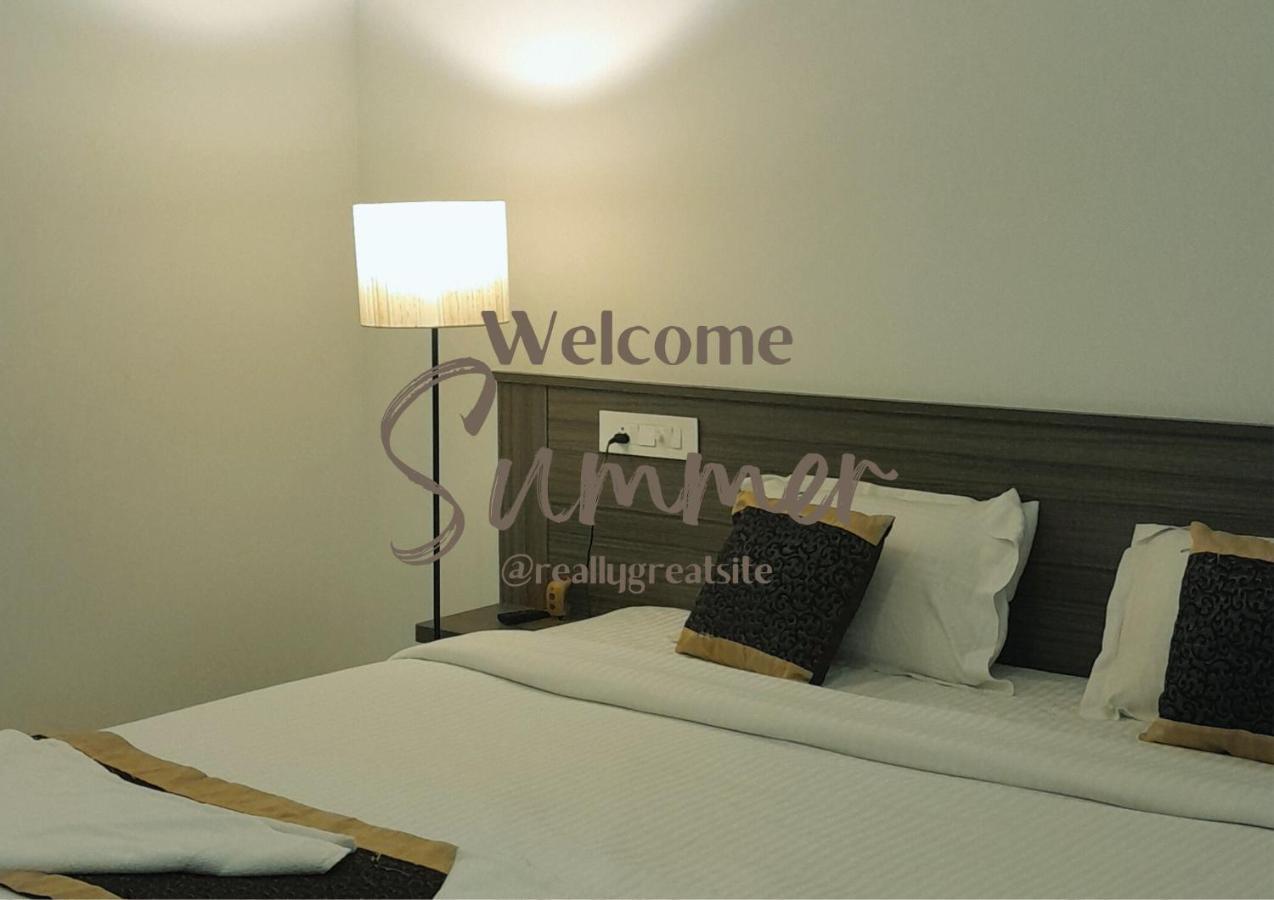 Le Poshe Beachview - Tie Hotels & Resorts Пондичери Екстериор снимка
