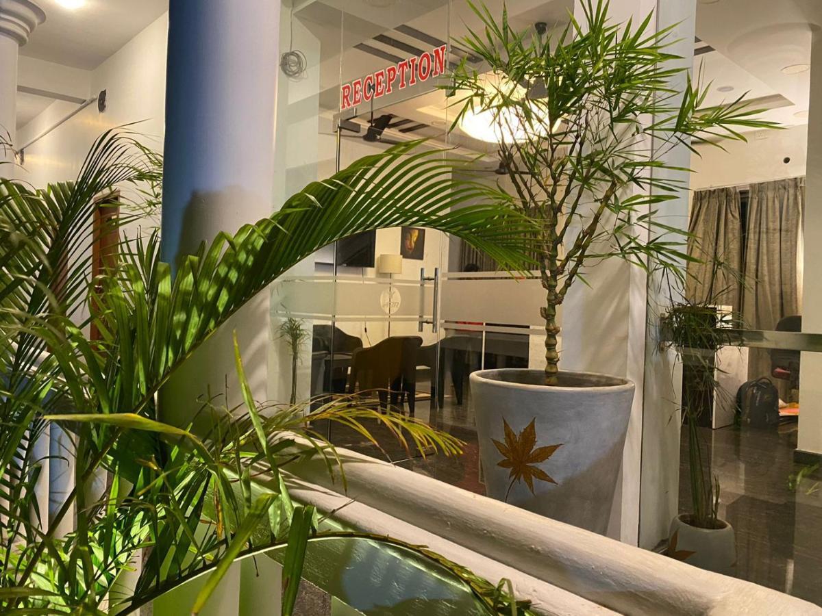 Le Poshe Beachview - Tie Hotels & Resorts Пондичери Екстериор снимка