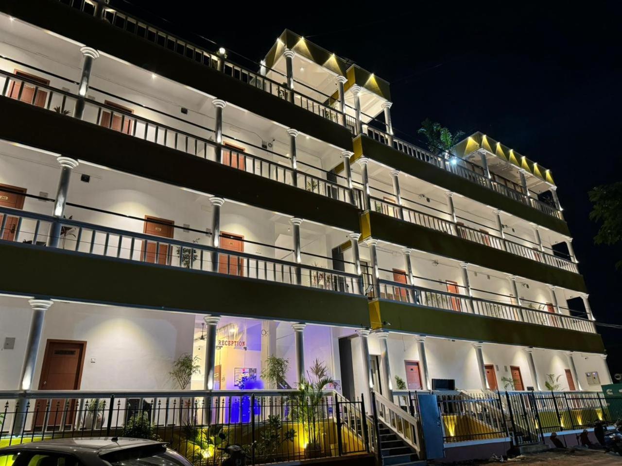 Le Poshe Beachview - Tie Hotels & Resorts Пондичери Екстериор снимка
