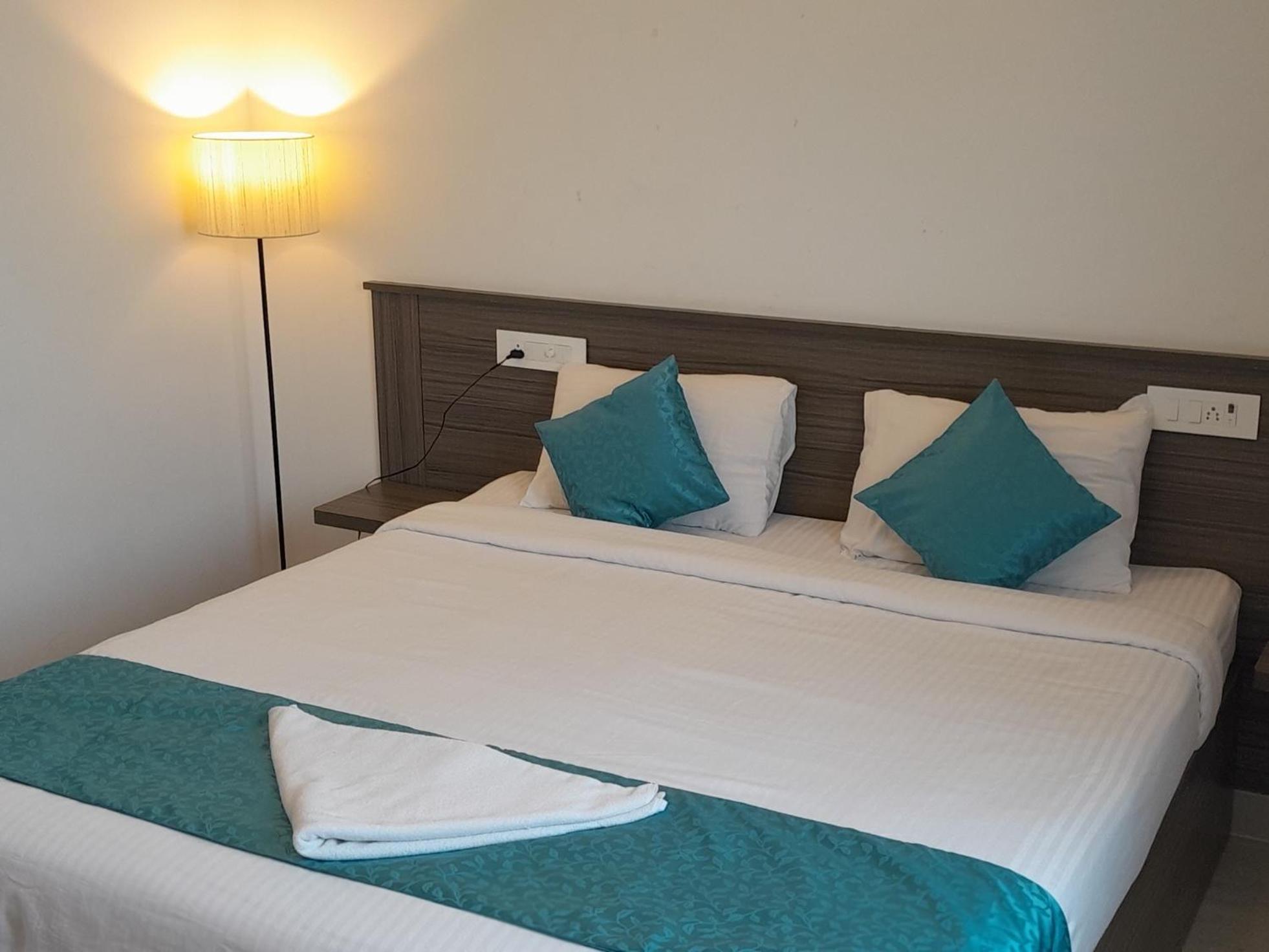 Le Poshe Beachview - Tie Hotels & Resorts Пондичери Екстериор снимка
