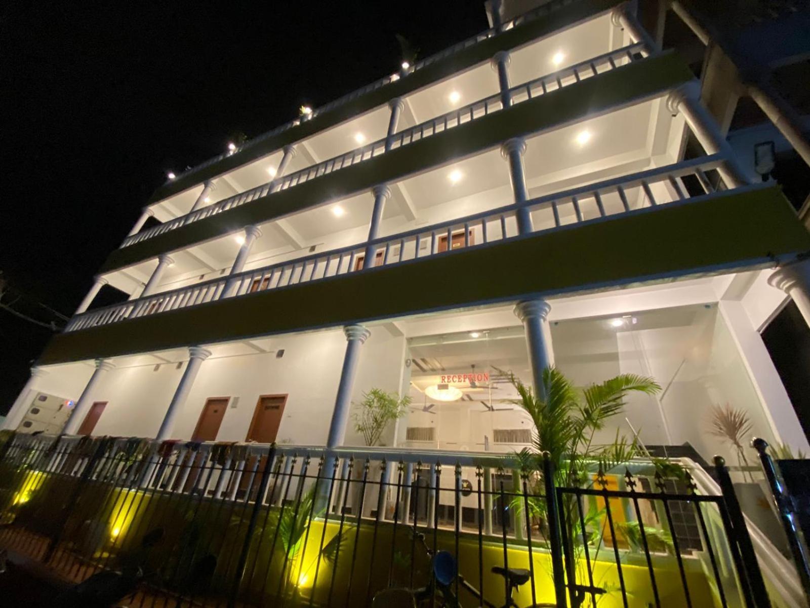 Le Poshe Beachview - Tie Hotels & Resorts Пондичери Екстериор снимка