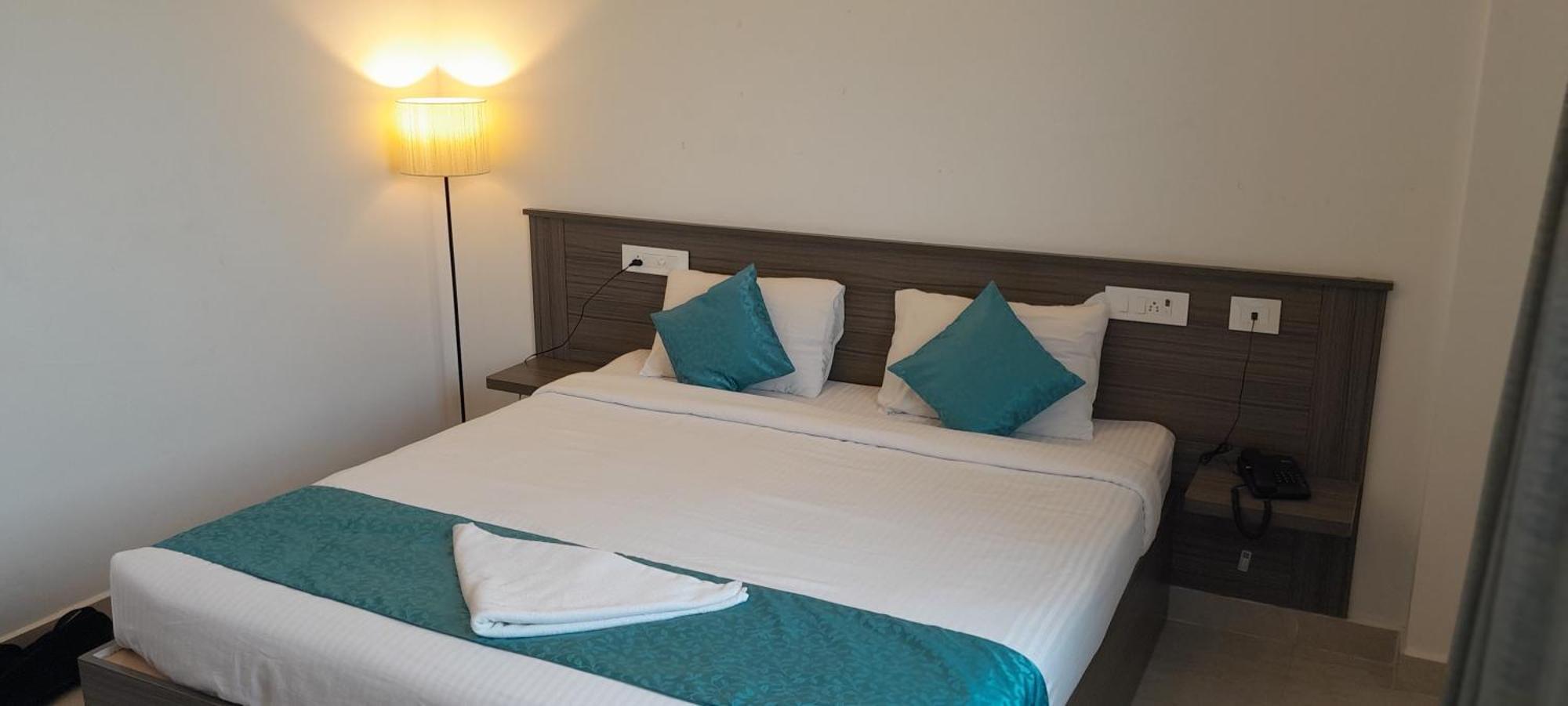 Le Poshe Beachview - Tie Hotels & Resorts Пондичери Стая снимка